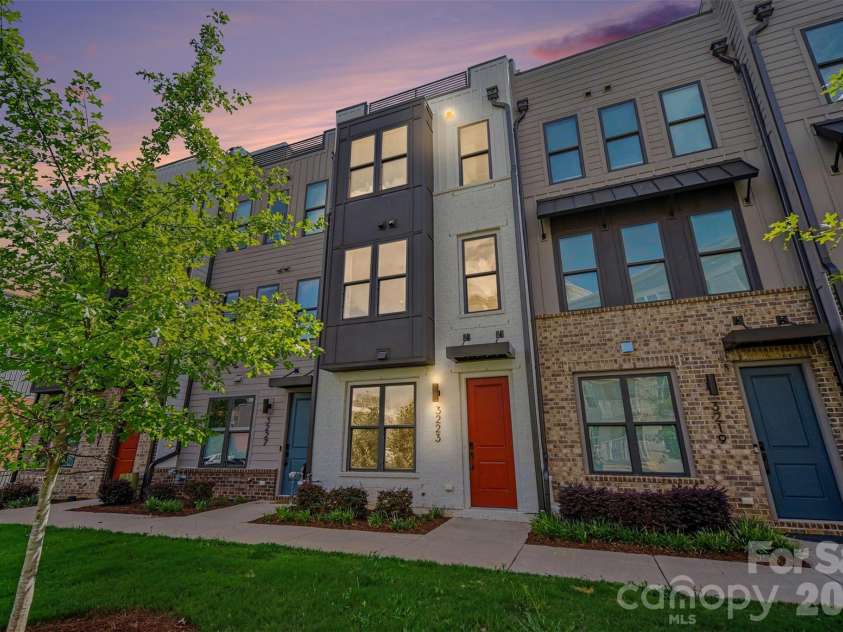 3223 Beans Boulevard, Charlotte, NC 28203.  MLS# CAR4407007, YatesRealty ID 39489. 