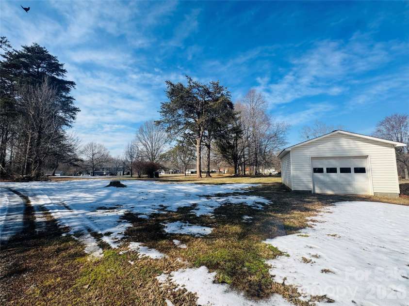 190 Lyerly Drive, Salisbury, NC 28146.  MLS# CAR4344274, YatesRealty ID 3949. 
