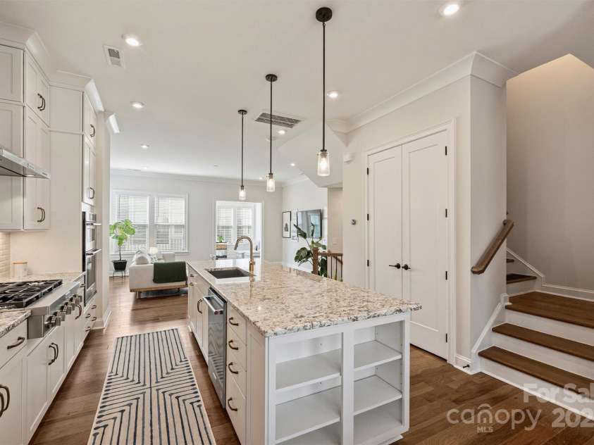 208 Emerson Avenue, Charlotte, NC 28204.  MLS# CAR4234551, YatesRealty ID 3949. 