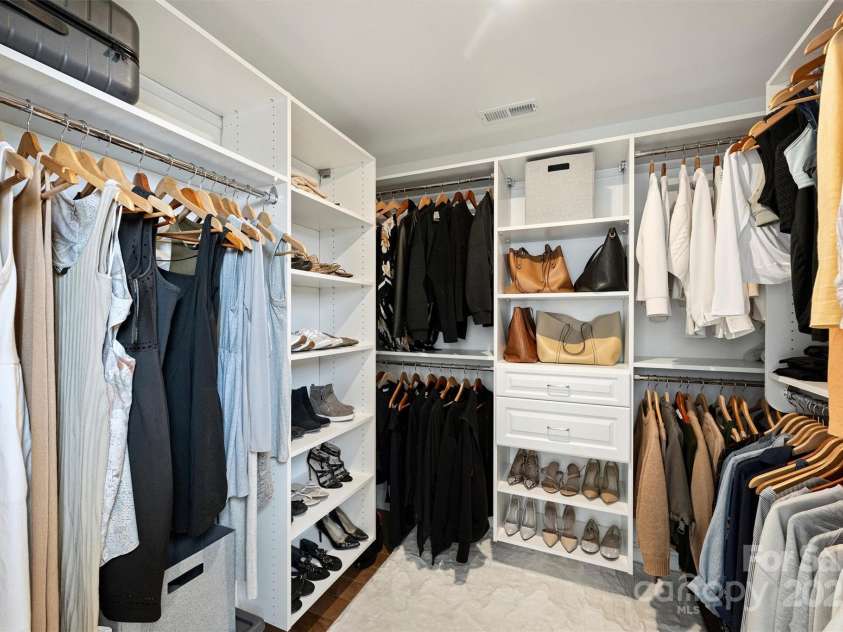 208 Emerson Avenue, Charlotte, NC 28204.  MLS# CAR4234551, YatesRealty ID 3949. 