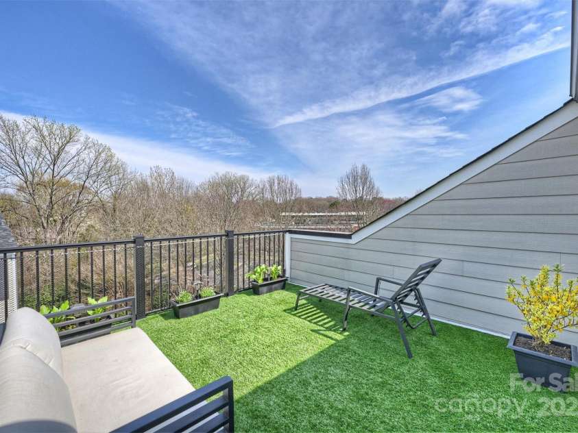 208 Emerson Avenue, Charlotte, NC 28204.  MLS# CAR4234551, YatesRealty ID 3949. 