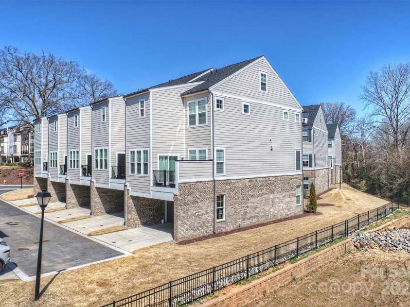 208 Emerson Avenue, Charlotte, NC 28204.  MLS# CAR4234551, YatesRealty ID 3949. 