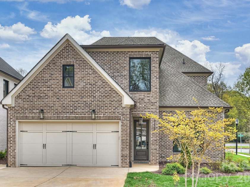 8159 Fairview Road, Charlotte, NC 28226.  MLS# CAR4350673, YatesRealty ID 39491. 
