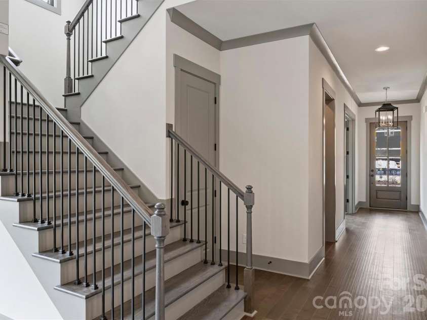 8159 Fairview Road, Charlotte, NC 28226.  MLS# CAR4350673, YatesRealty ID 39491. 
