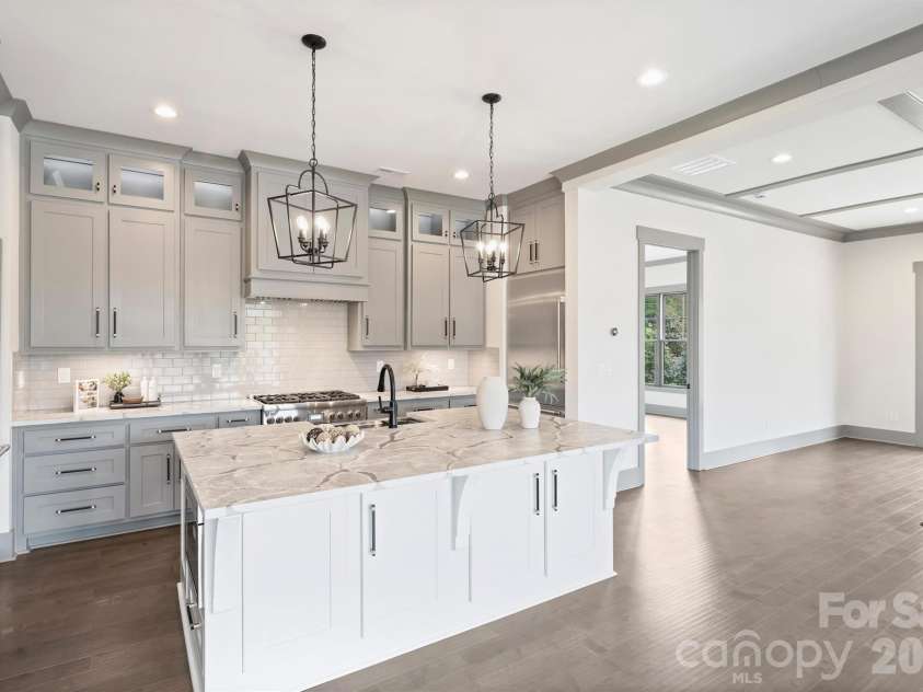 8159 Fairview Road, Charlotte, NC 28226.  MLS# CAR4350673, YatesRealty ID 39491. Gourment Kitchen