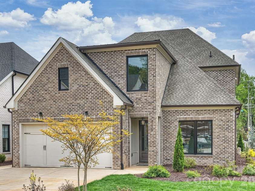 8159 Fairview Road, Charlotte, NC 28226.  MLS# CAR4350673, YatesRealty ID 39491. Welcome!