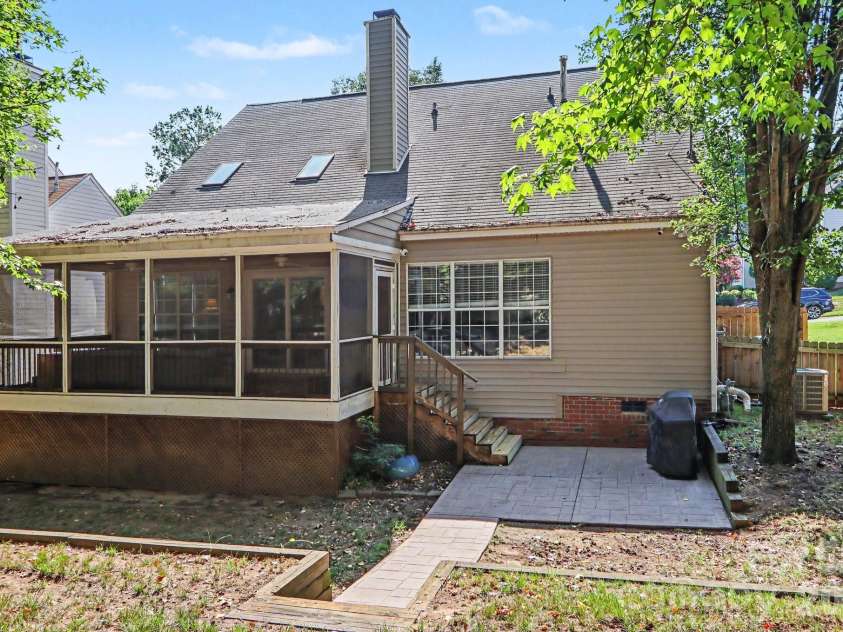 5912 Downfield Wood Drive, Charlotte, NC 28269.  MLS# CAR4406074, YatesRealty ID 39493. 