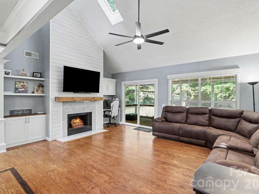 5912 Downfield Wood Drive, Charlotte, NC 28269.  MLS# CAR4406074, YatesRealty ID 39493. 