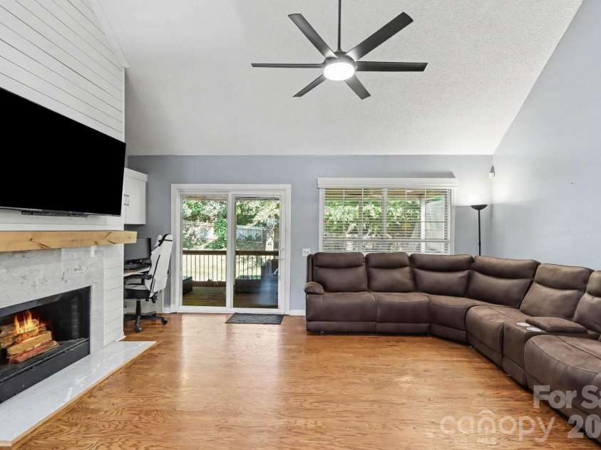 5912 Downfield Wood Drive, Charlotte, NC 28269.  MLS# CAR4406074, YatesRealty ID 39493. 