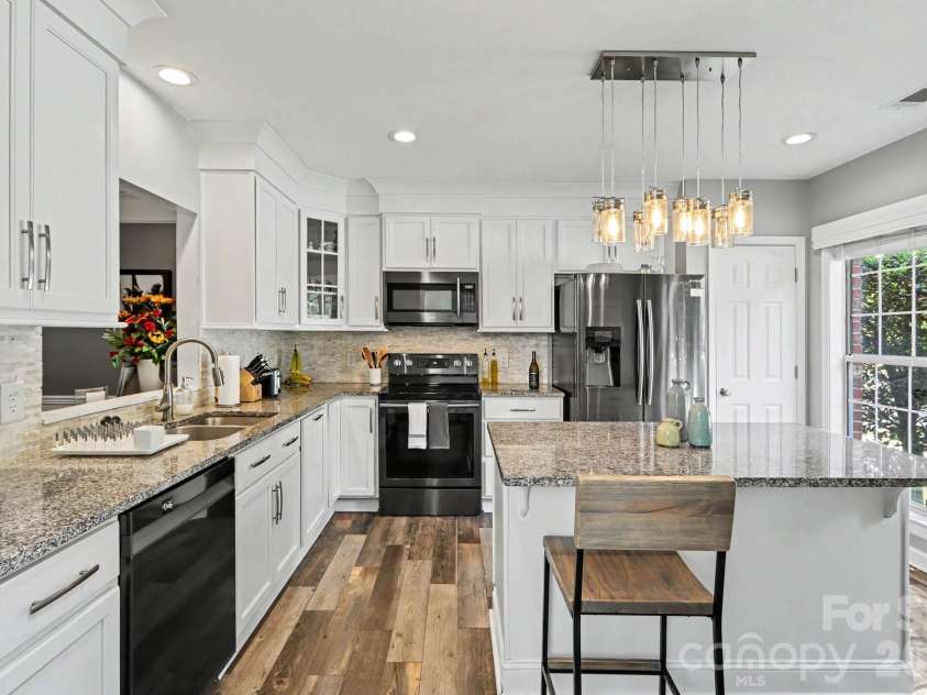 5912 Downfield Wood Drive, Charlotte, NC 28269.  MLS# CAR4406074, YatesRealty ID 39493. 