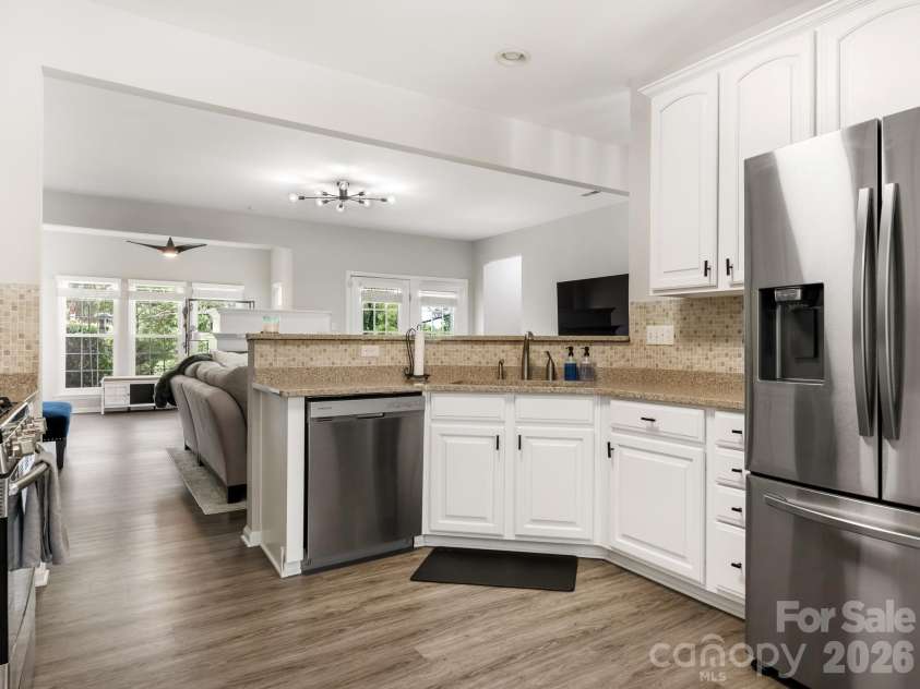 14558 Greenpoint Lane, Huntersville, NC 28078.  MLS# CAR4406568, YatesRealty ID 39495. Kitchen