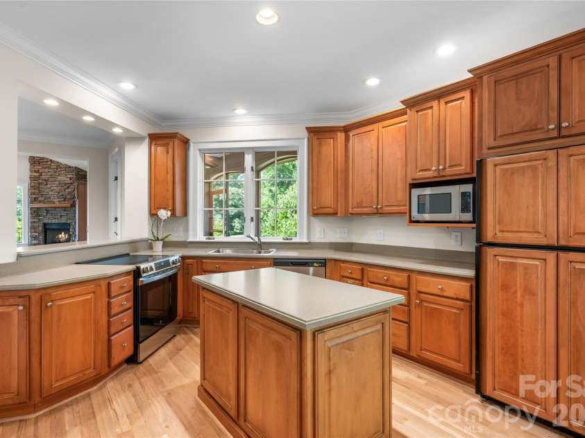 38 Jasmine Lane, Brevard, NC 28712.  MLS# CAR4406909, YatesRealty ID 39497. 