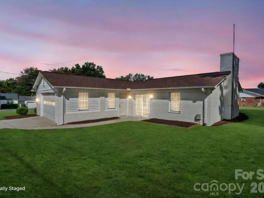520 Wright Avenue, Kannapolis, NC 28083.  MLS# CAR4406912, YatesRealty ID 39498. 
