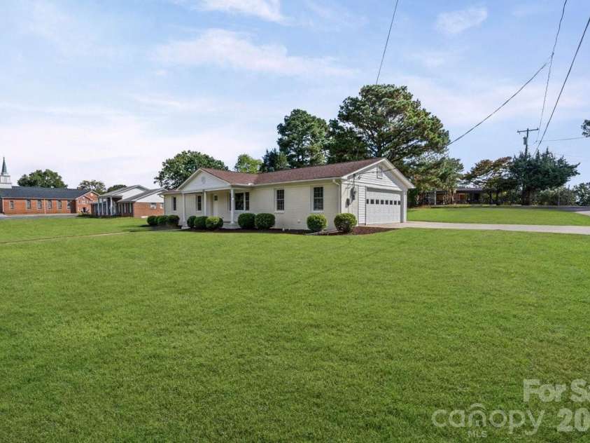 520 Wright Avenue, Kannapolis, NC 28083.  MLS# CAR4406912, YatesRealty ID 39498. 