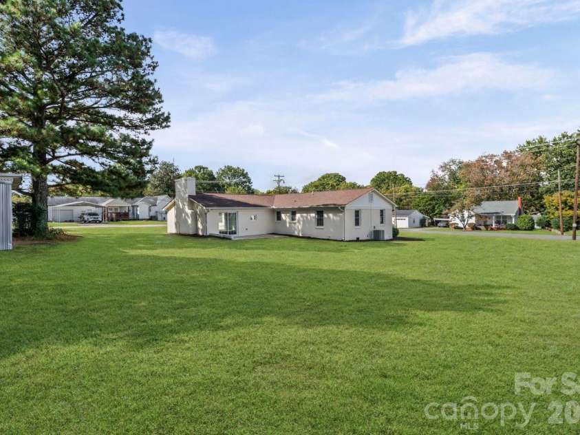 520 Wright Avenue, Kannapolis, NC 28083.  MLS# CAR4406912, YatesRealty ID 39498. 