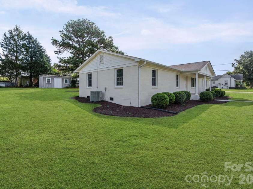 520 Wright Avenue, Kannapolis, NC 28083.  MLS# CAR4406912, YatesRealty ID 39498. 
