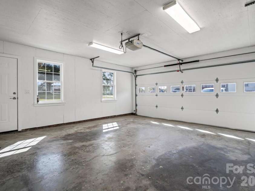 520 Wright Avenue, Kannapolis, NC 28083.  MLS# CAR4406912, YatesRealty ID 39498. Garage