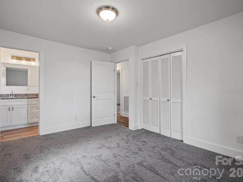 520 Wright Avenue, Kannapolis, NC 28083.  MLS# CAR4406912, YatesRealty ID 39498. Primary Bedroom