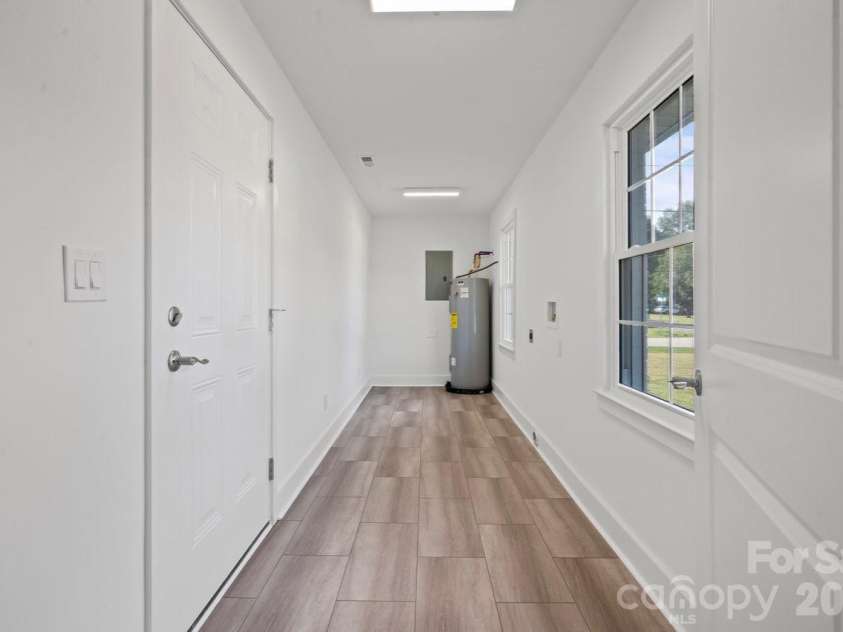 520 Wright Avenue, Kannapolis, NC 28083.  MLS# CAR4406912, YatesRealty ID 39498. Utility|Mud Room