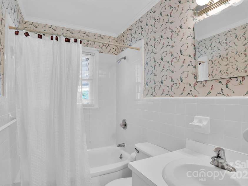 150 Wilson Street, Chester, SC 29706.  MLS# CAR4287681, YatesRealty ID 395. 