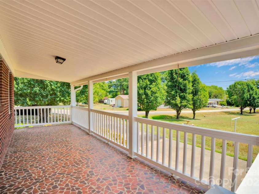 150 Wilson Street, Chester, SC 29706.  MLS# CAR4287681, YatesRealty ID 395. 