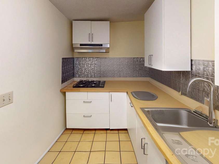 4584 & 4582 NC Highway 194 None, Banner Elk, NC 28604.  MLS# CAR4269014, YatesRealty ID 395. Red Cottage - Kitchenette