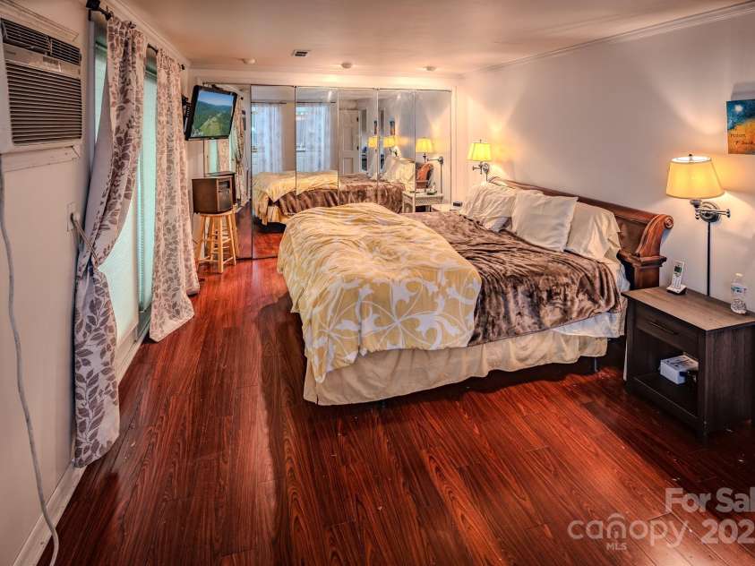 4584 & 4582 NC Highway 194 None, Banner Elk, NC 28604.  MLS# CAR4269014, YatesRealty ID 395. Red Cottage - Primary Suite