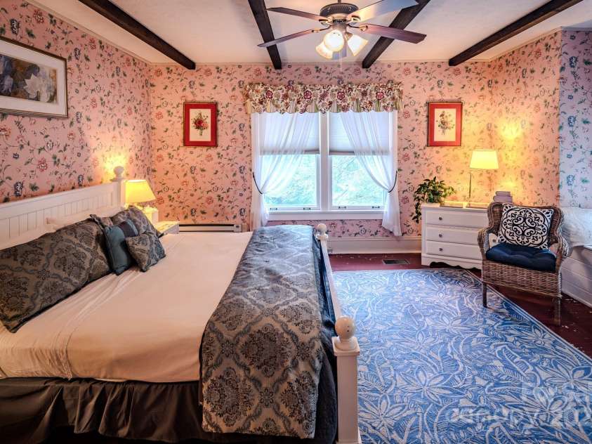 4584 & 4582 NC Highway 194 None, Banner Elk, NC 28604.  MLS# CAR4269014, YatesRealty ID 395. Taylor House Inn - 2nd Level Suite 4