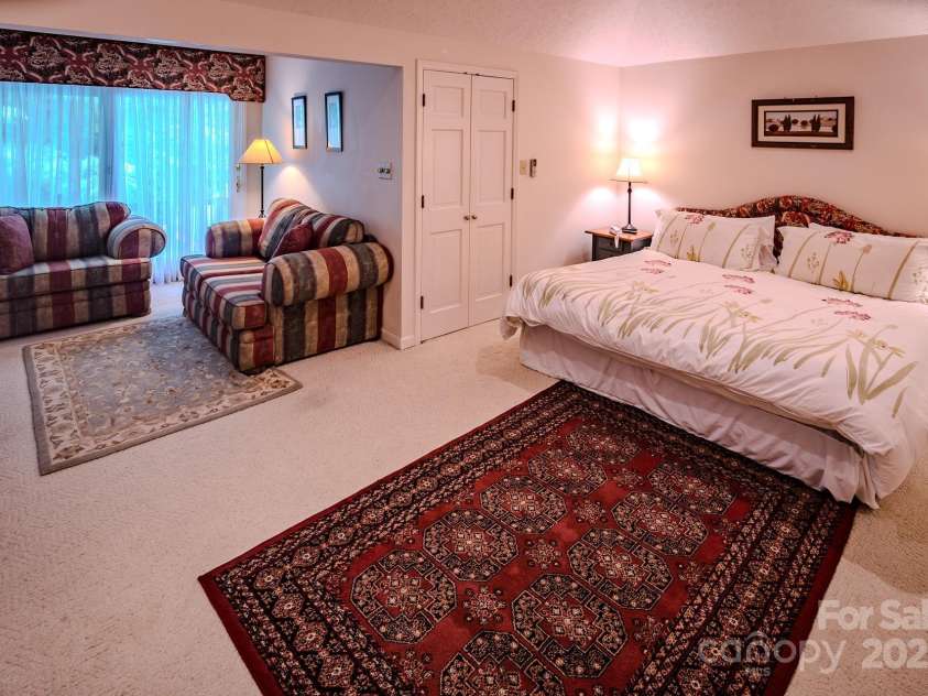 4584 & 4582 NC Highway 194 None, Banner Elk, NC 28604.  MLS# CAR4269014, YatesRealty ID 395. Taylor House Inn - 3rd Level Suite