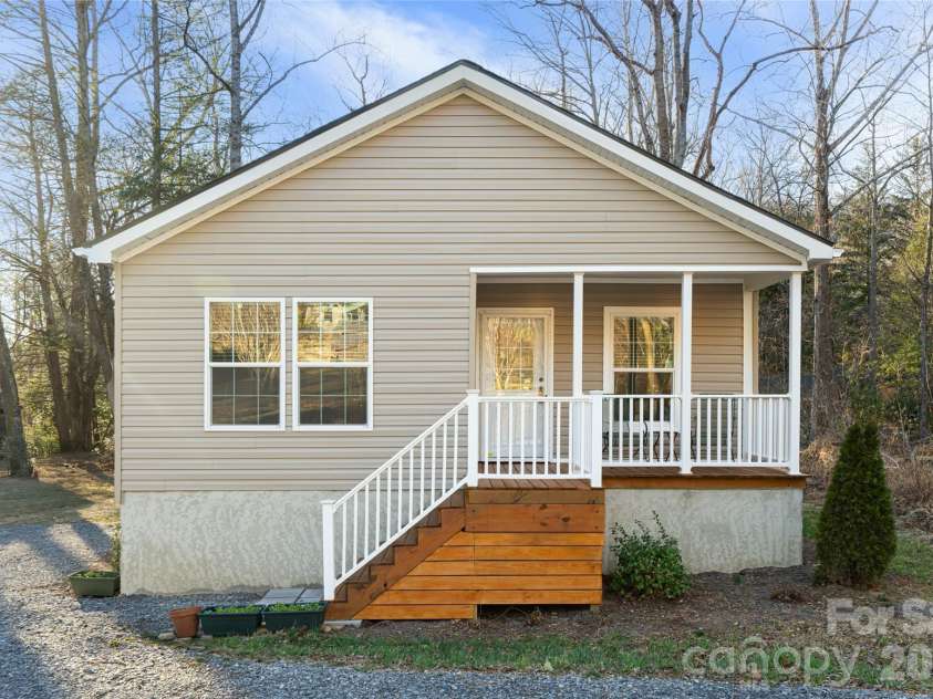 321 Flat Creek Road, Black Mountain, NC 28711.  MLS# CAR4341031, YatesRealty ID 3950. 