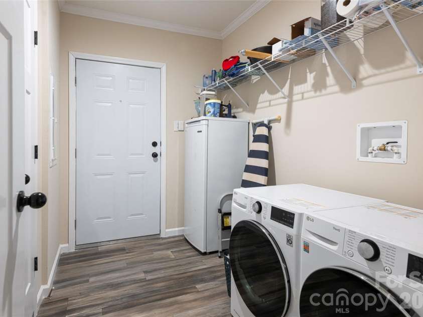 321 Flat Creek Road, Black Mountain, NC 28711.  MLS# CAR4341031, YatesRealty ID 3950. 