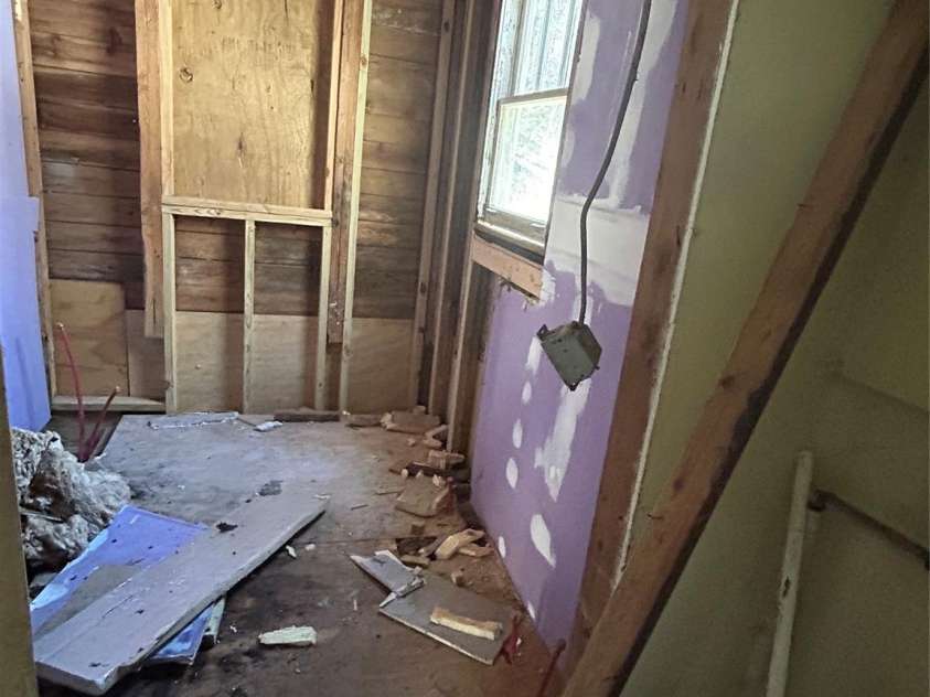 561 Deyton Road, Bakersville, NC 28705.  MLS# CAR4117463, YatesRealty ID 3950. 