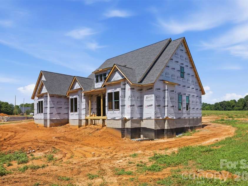 355 New Salem Road, Statesville, NC 28625.  MLS# CAR4405146, YatesRealty ID 39502. 