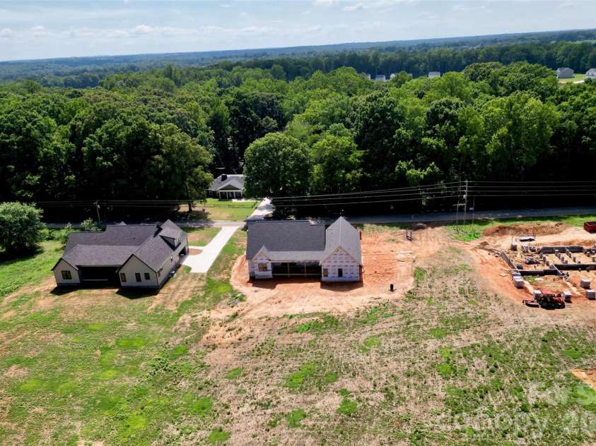 355 New Salem Road, Statesville, NC 28625.  MLS# CAR4405146, YatesRealty ID 39502. 