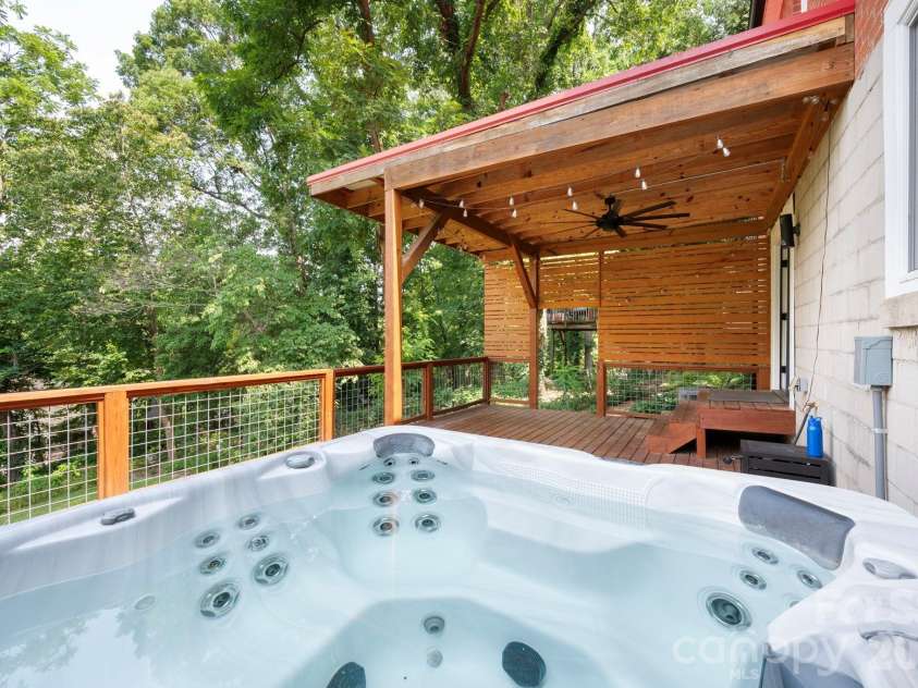 72 Ivanhoe Avenue, Asheville, NC 28806.  MLS# CAR4398114, YatesRealty ID 39504. Spend evenings on the spacious back deck