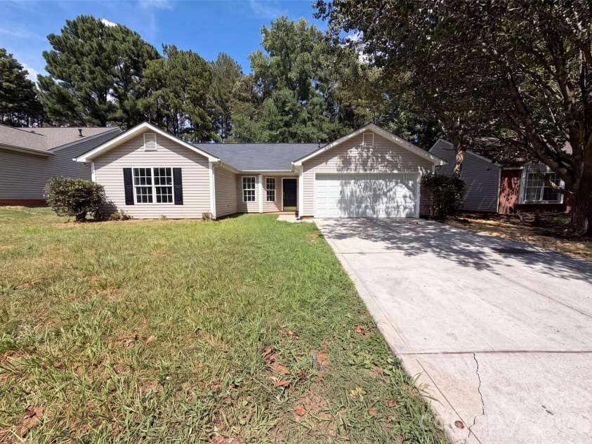 2223 Mancke Drive, Rock Hill, SC 29732.  MLS# CAR4406917, YatesRealty ID 39505. 