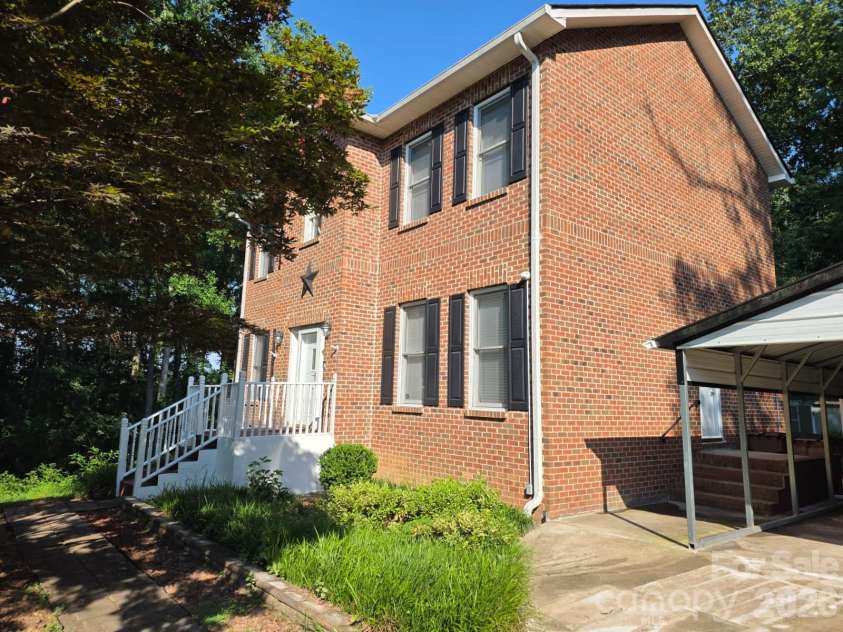 919 Danbrook Circle, Lincolnton, NC 28092.  MLS# CAR4405410, YatesRealty ID 39507. 