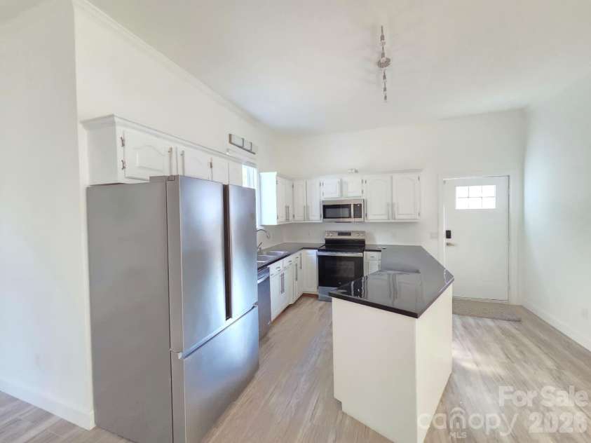 919 Danbrook Circle, Lincolnton, NC 28092.  MLS# CAR4405410, YatesRealty ID 39507. 