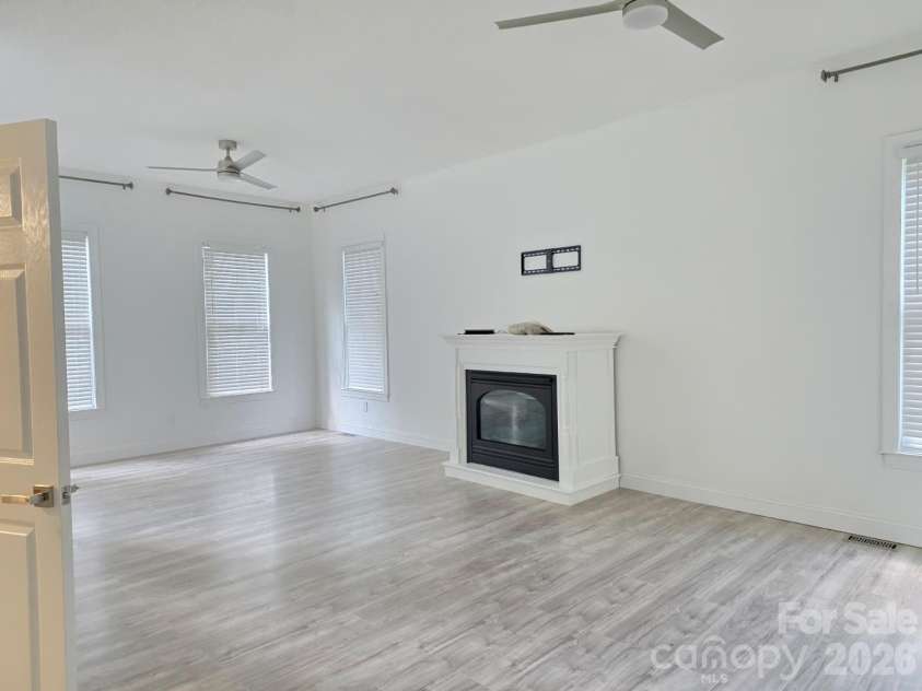 919 Danbrook Circle, Lincolnton, NC 28092.  MLS# CAR4405410, YatesRealty ID 39507. 