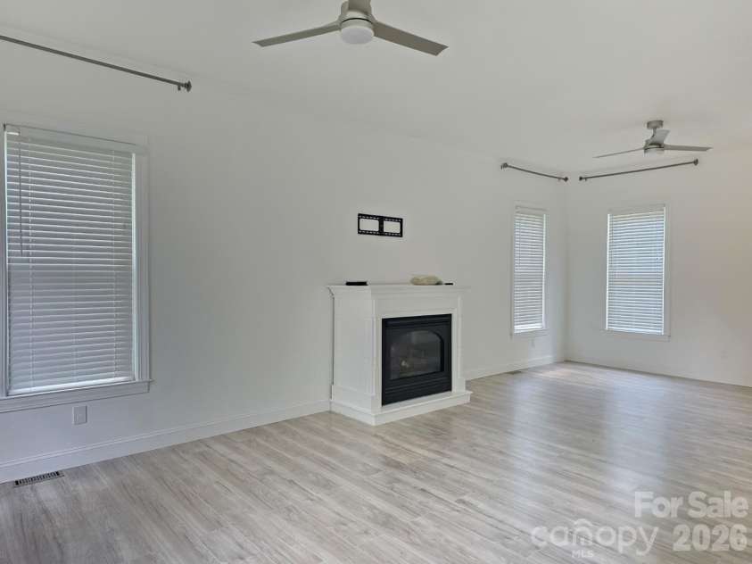 919 Danbrook Circle, Lincolnton, NC 28092.  MLS# CAR4405410, YatesRealty ID 39507. 
