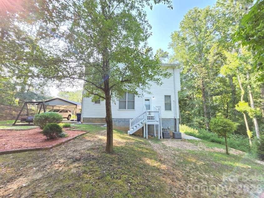 919 Danbrook Circle, Lincolnton, NC 28092.  MLS# CAR4405410, YatesRealty ID 39507. 