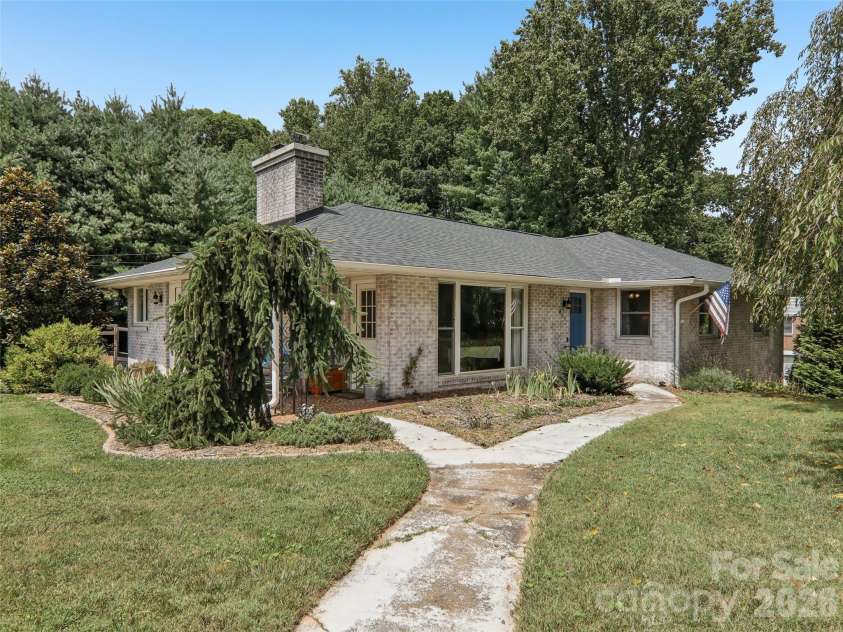 851 Sand Hill Road, Asheville, NC 28806.  MLS# CAR4406866, YatesRealty ID 39508. 