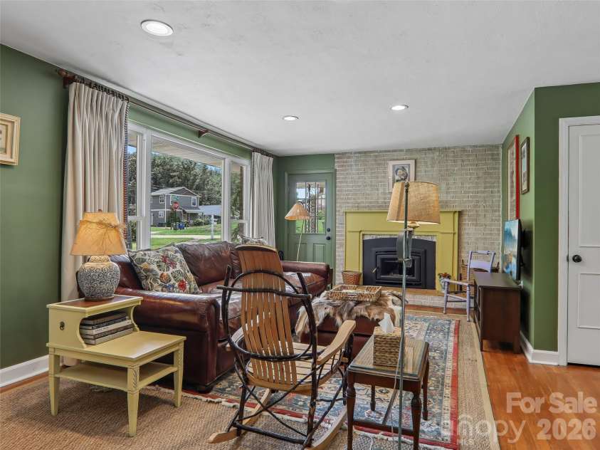 851 Sand Hill Road, Asheville, NC 28806.  MLS# CAR4406866, YatesRealty ID 39508. 