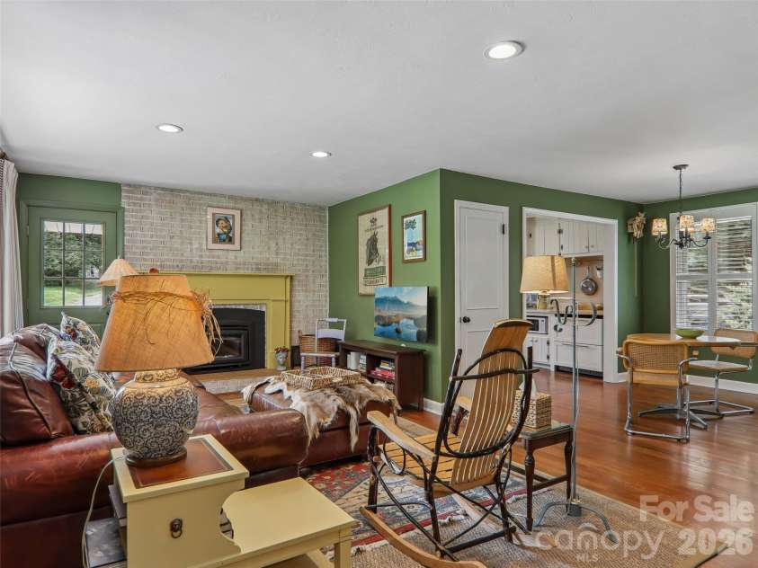 851 Sand Hill Road, Asheville, NC 28806.  MLS# CAR4406866, YatesRealty ID 39508. 
