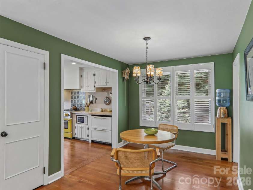851 Sand Hill Road, Asheville, NC 28806.  MLS# CAR4406866, YatesRealty ID 39508. 