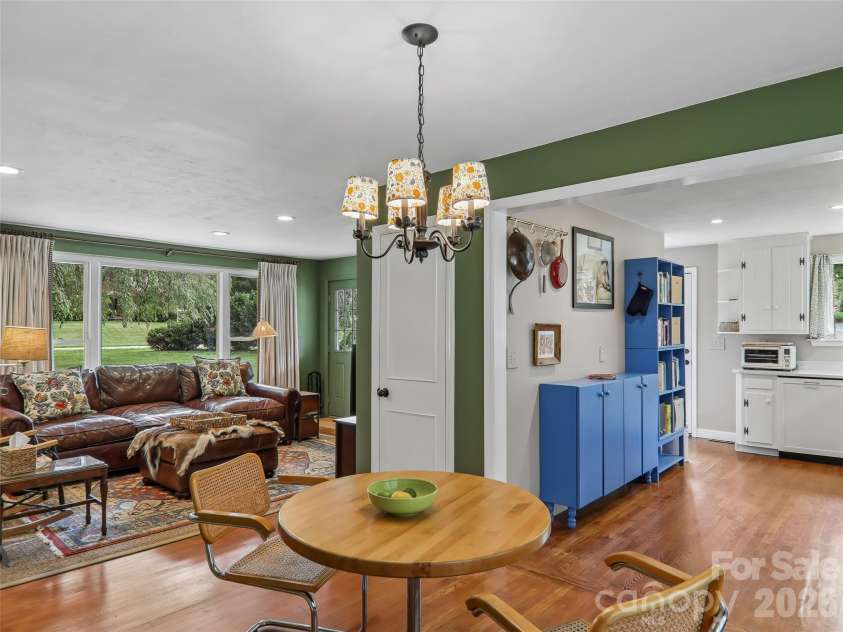 851 Sand Hill Road, Asheville, NC 28806.  MLS# CAR4406866, YatesRealty ID 39508. 