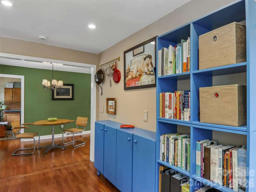 851 Sand Hill Road, Asheville, NC 28806.  MLS# CAR4406866, YatesRealty ID 39508. 
