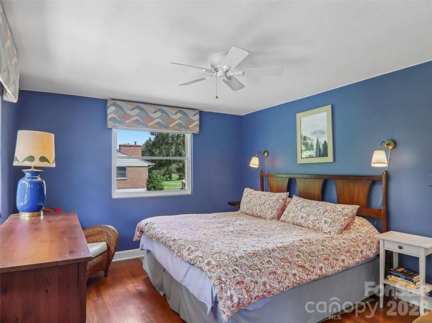 851 Sand Hill Road, Asheville, NC 28806.  MLS# CAR4406866, YatesRealty ID 39508. 