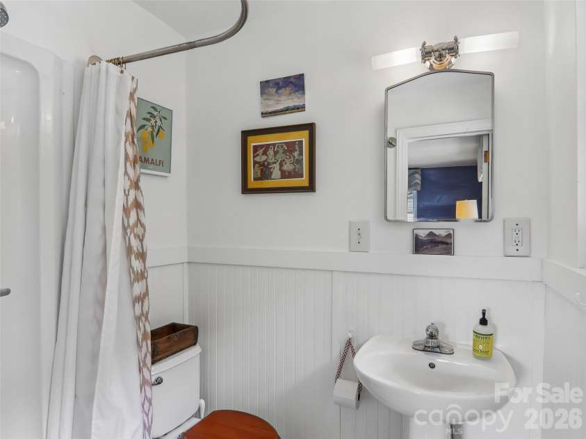 851 Sand Hill Road, Asheville, NC 28806.  MLS# CAR4406866, YatesRealty ID 39508. 