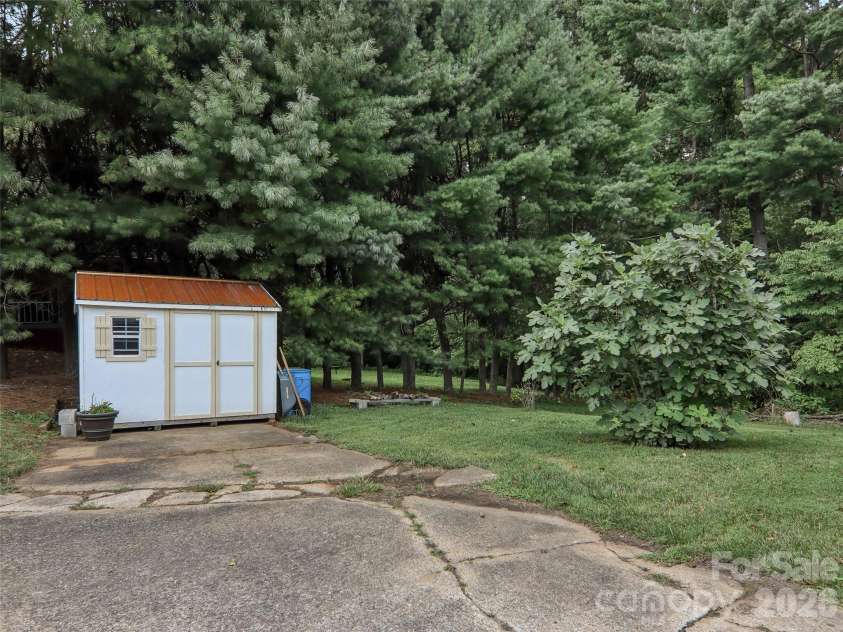 851 Sand Hill Road, Asheville, NC 28806.  MLS# CAR4406866, YatesRealty ID 39508. 